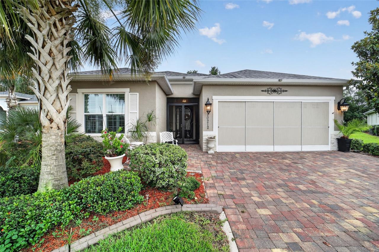 10212 Julia Isles Ave., Oxford, FL 34484