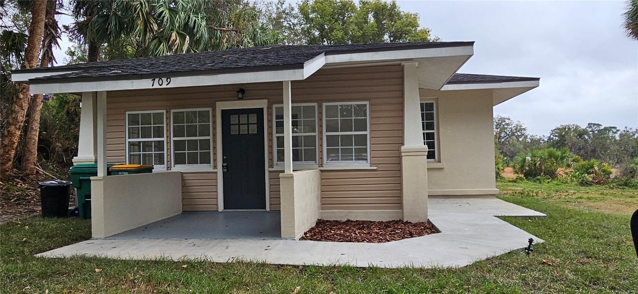 709 S Highland St., Mount Dora, FL 32757