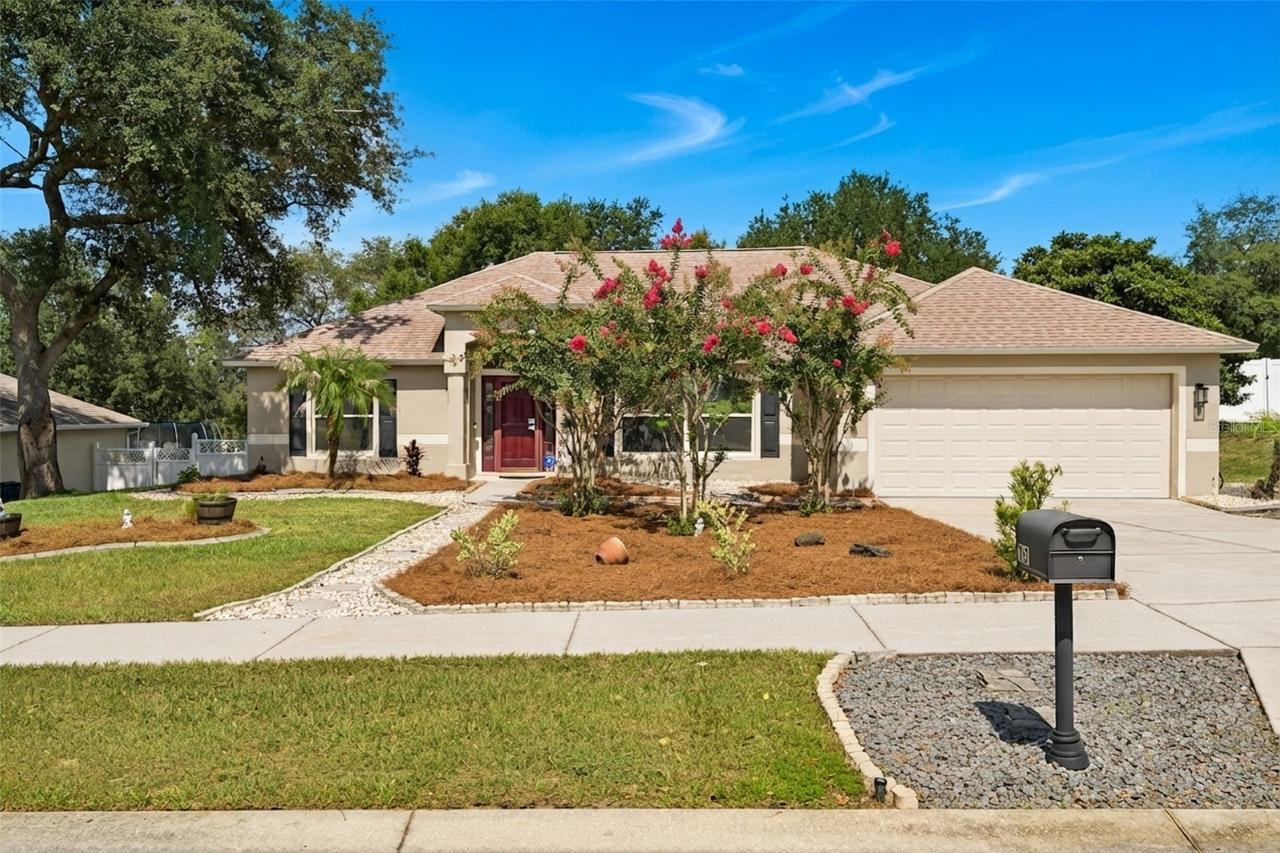 1115 Lakeview Oaks Dr., Minneola, FL 34715