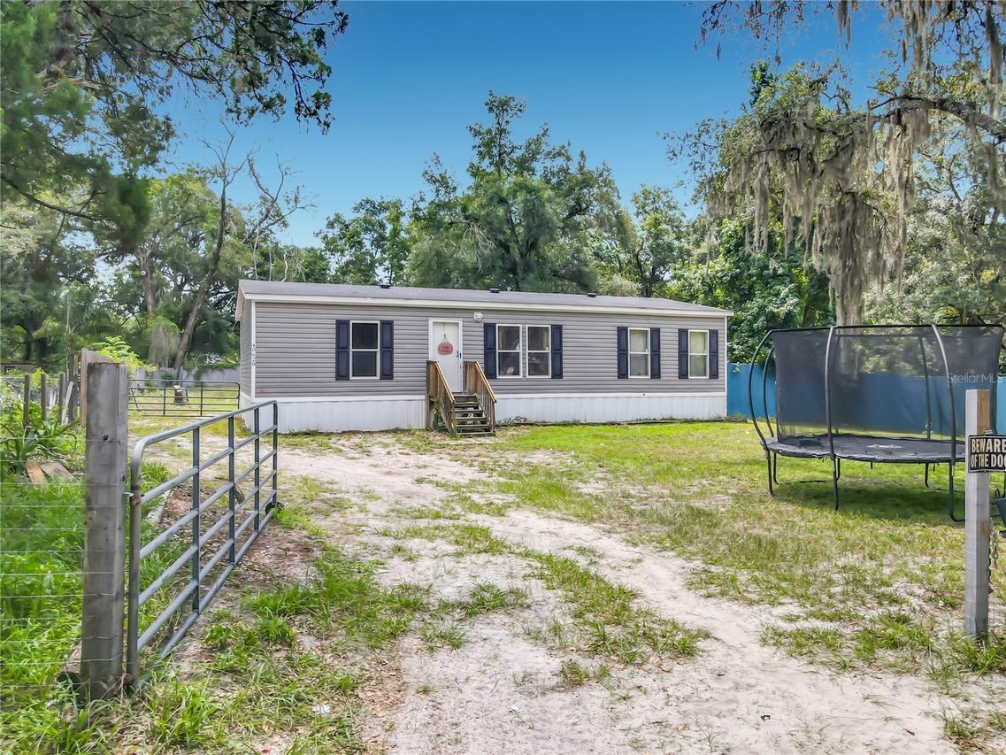 40628 Palm Dr., Eustis, FL 32736
