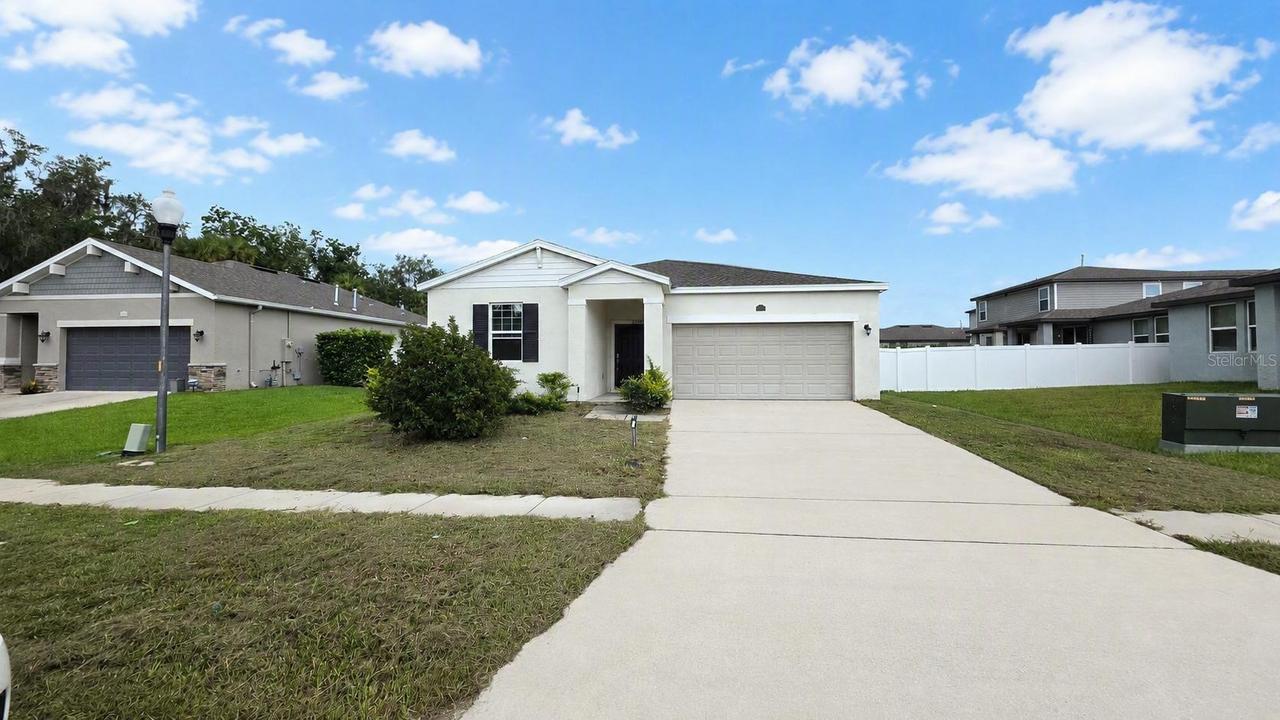 29994 Anahid Dr., Leesburg, FL 34748