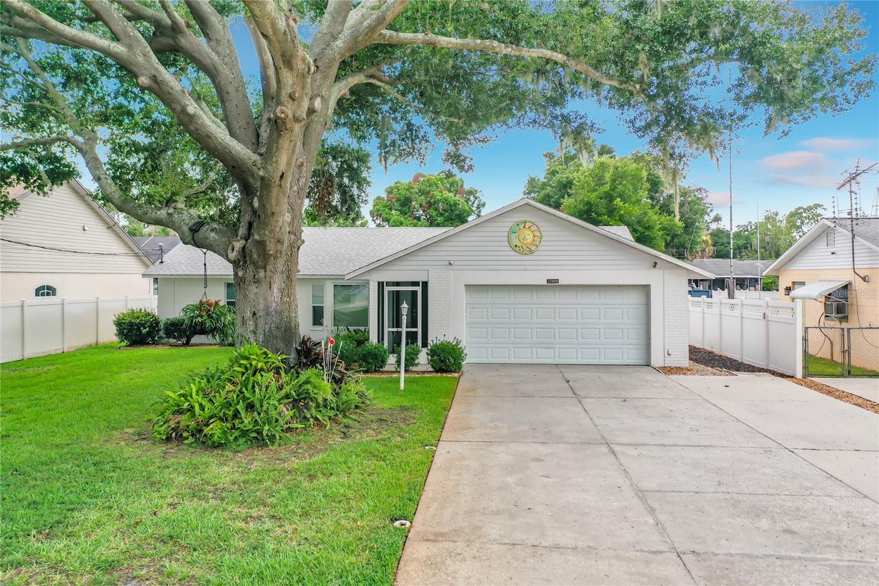 33909 Linda Ln., Leesburg, FL 34788