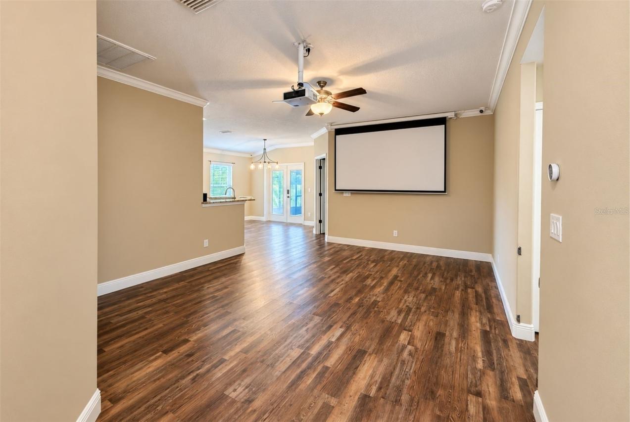 362 Lake St., Umatilla, FL 32784