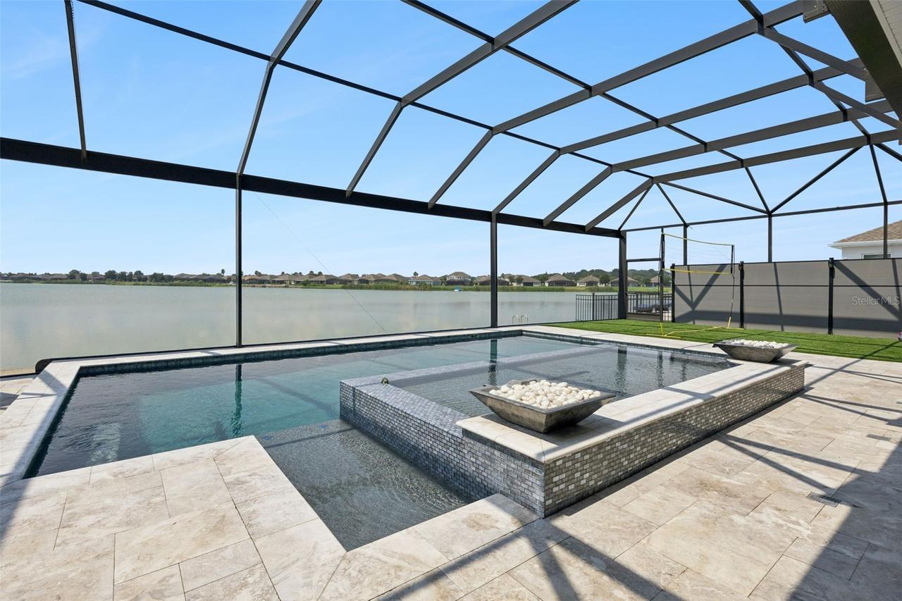 359 Blue Cypress Dr., Groveland, FL 34736