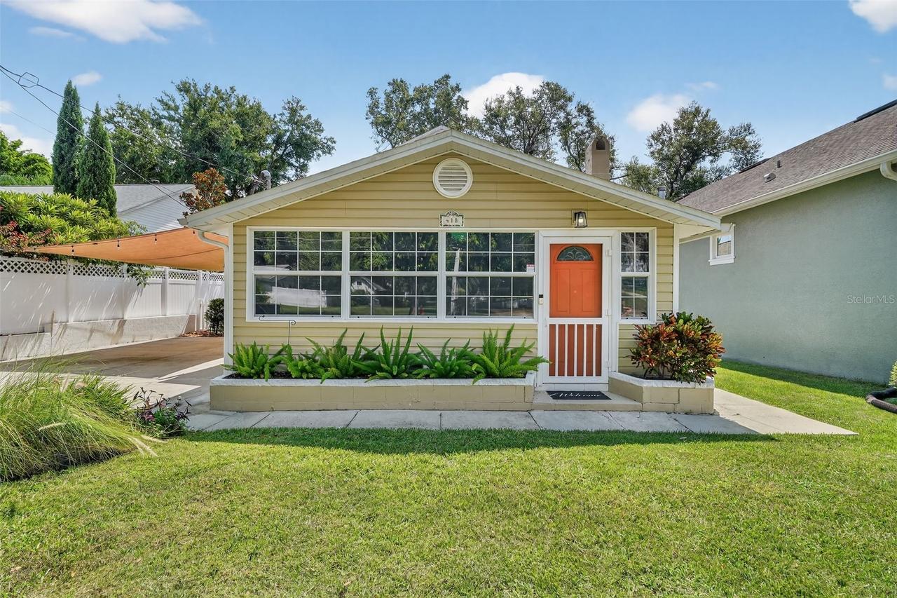 418 E 10th Ave., Mount Dora, FL 32757