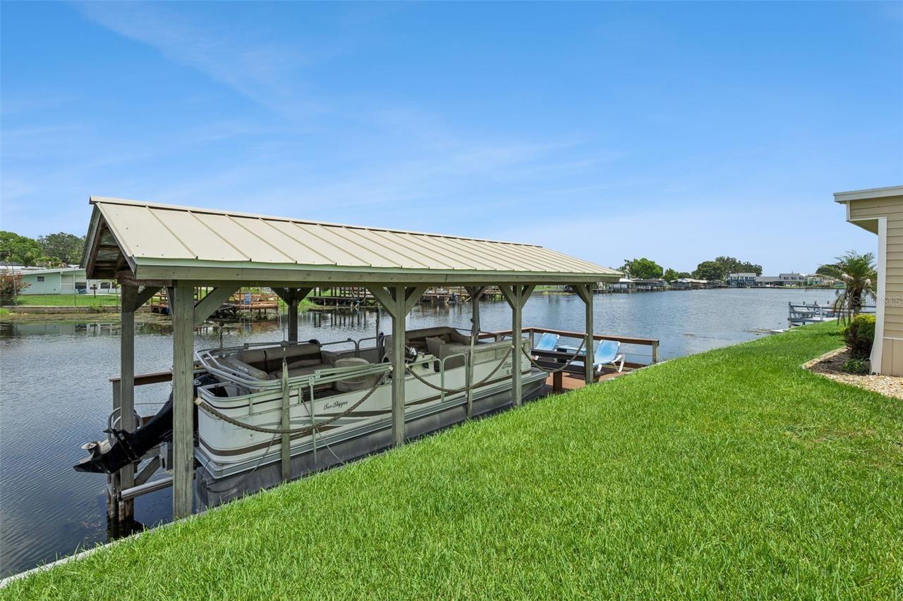 30127 Green Bay Dr., Tavares, FL 32778