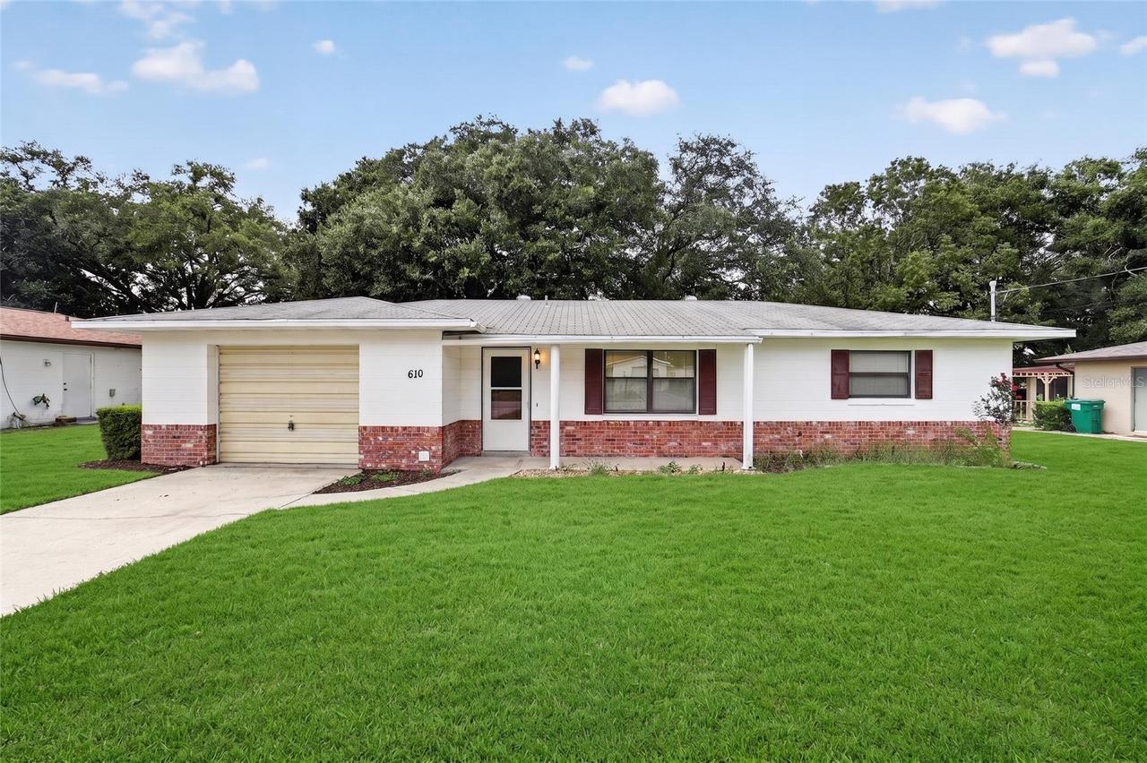 610 Fourth Ave., Lady Lake, FL 32159