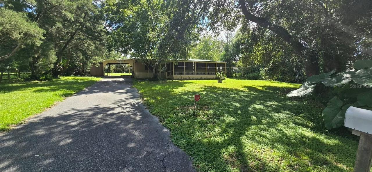 449 Hitchcock St., Lady Lake, FL 32159