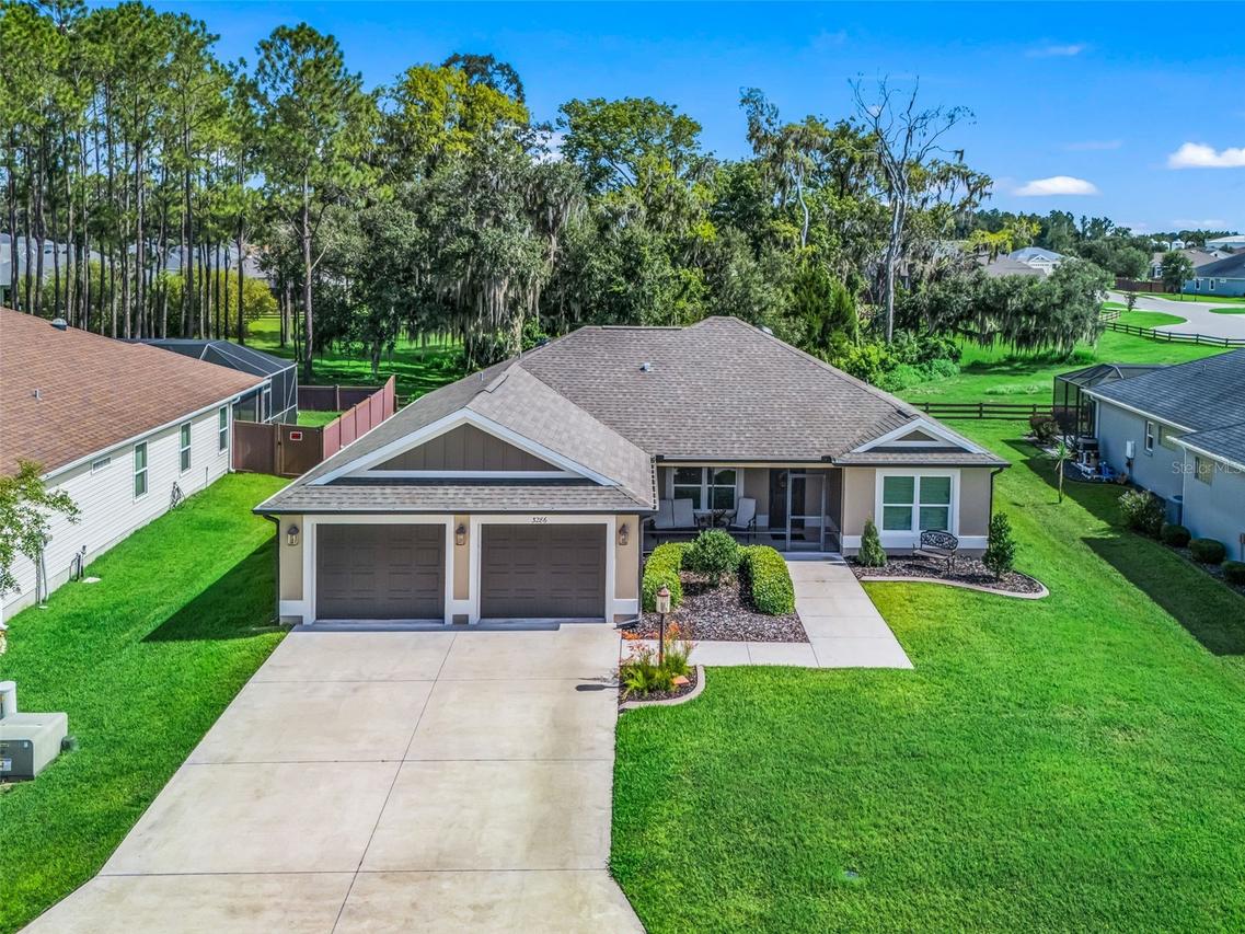 3286 Dzuro Dr., Oxford, FL 34484