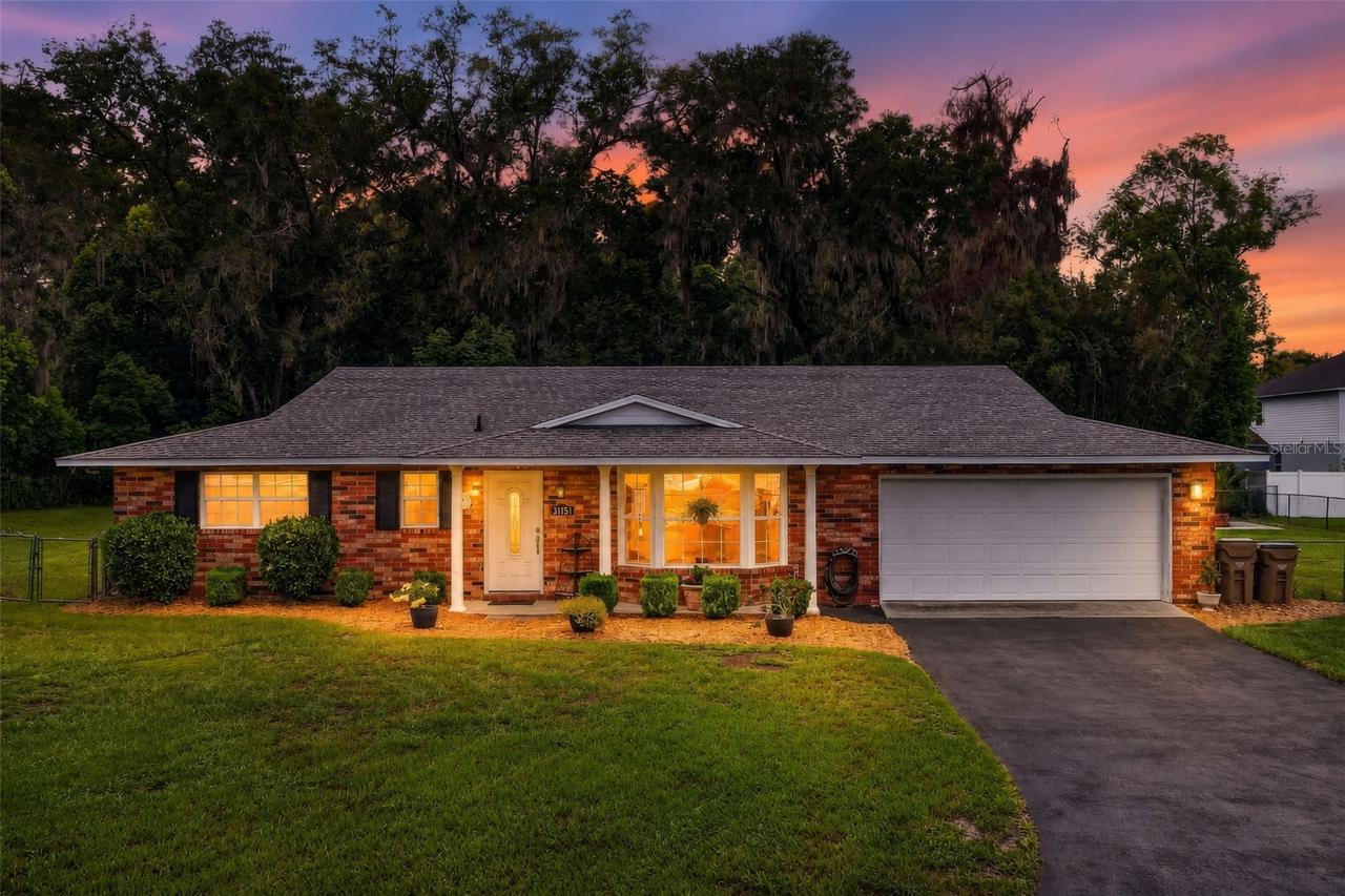 31151 Deal Dr., Mount Plymouth, FL 32776