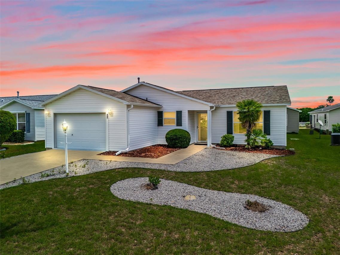 897 Livingston Loop, The Villages, FL 32162