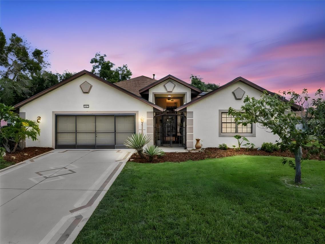 21815 Tartan St., Leesburg, FL 34748