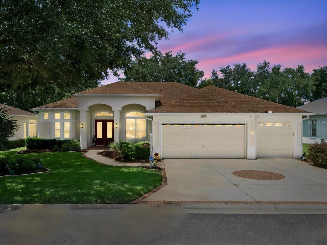 20651 Prince Ranier Pl., Leesburg, FL 34748