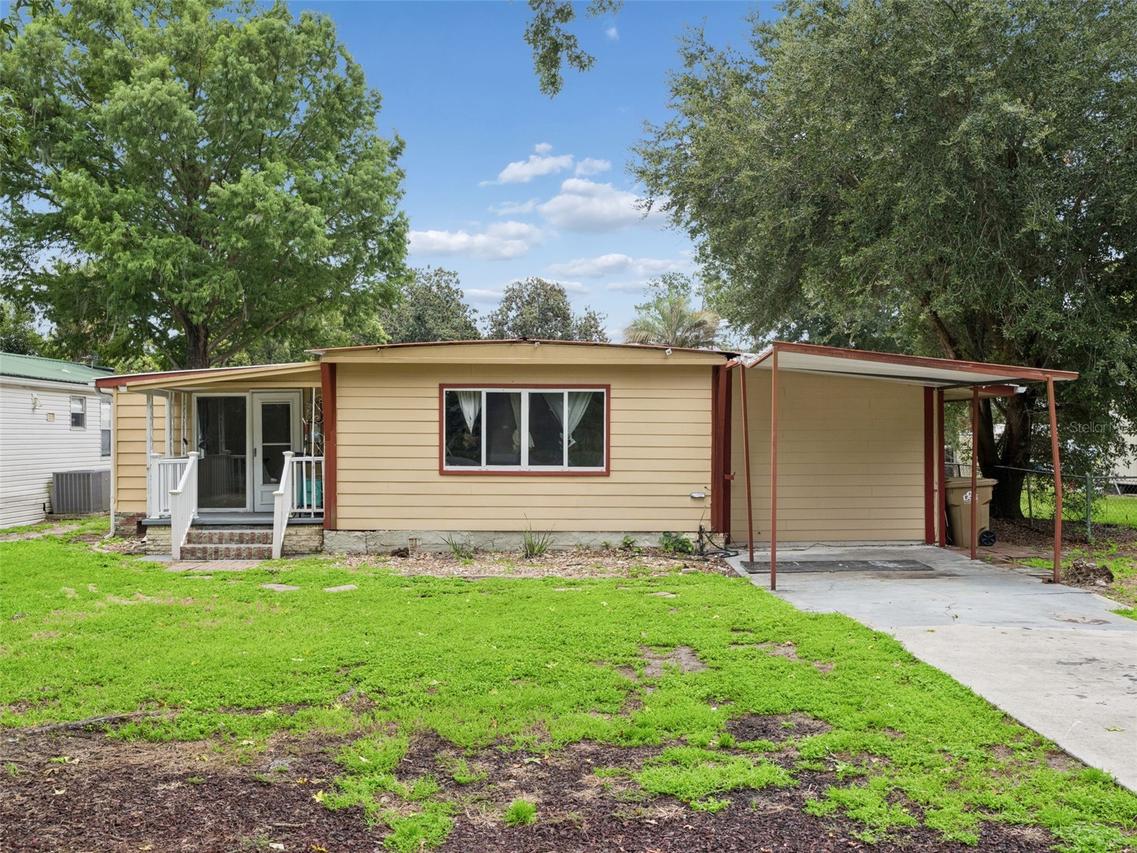 13602 Palm Dr., Astatula, FL 34705