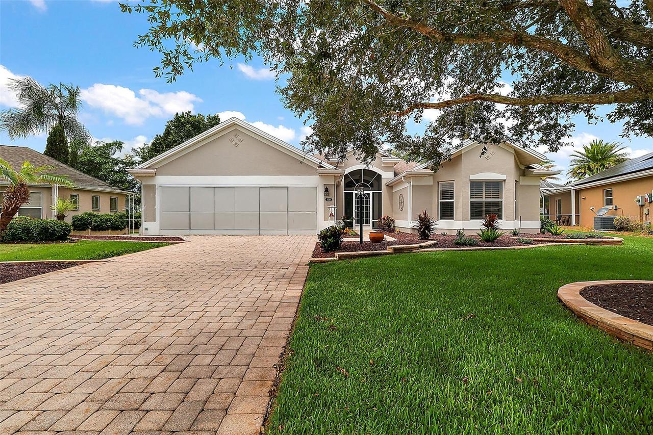 1218 Camero Dr., Lady Lake, FL 32159