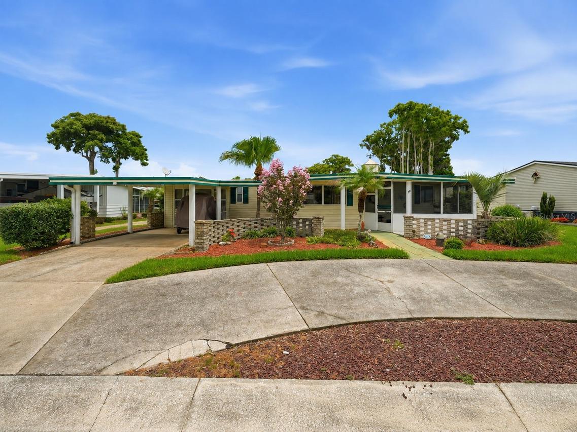 928 Morningview Dr., Tavares, FL 32778