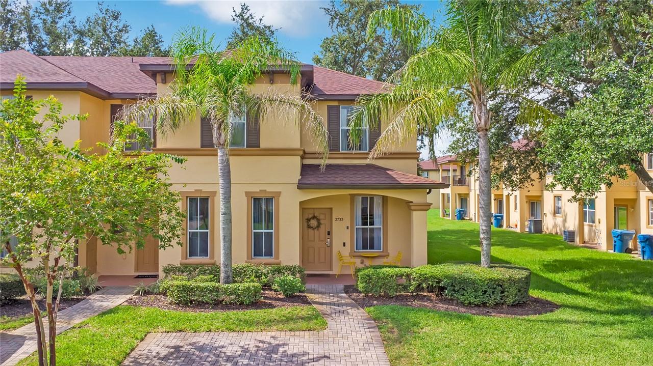 2735 Calabria Ave., Davenport, FL 33897