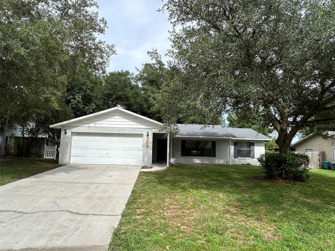 1605 Blackberry Ct., Eustis, FL 32726