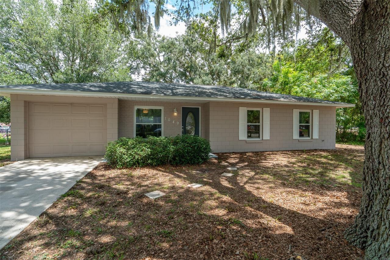 1049 Birch Blvd., Tavares, FL 32778
