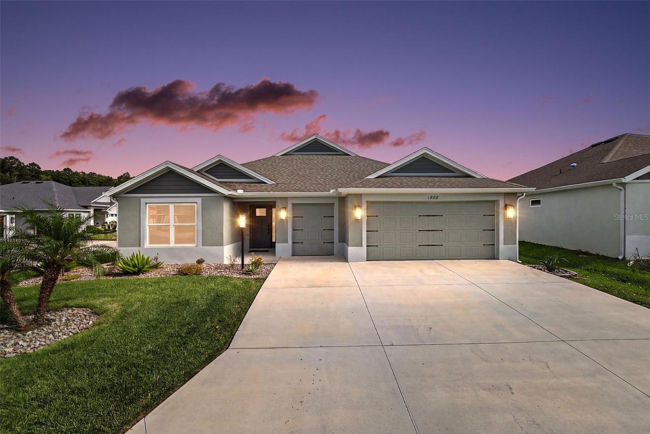 1986 Oppenheimer Ct., The Villages, FL 34762