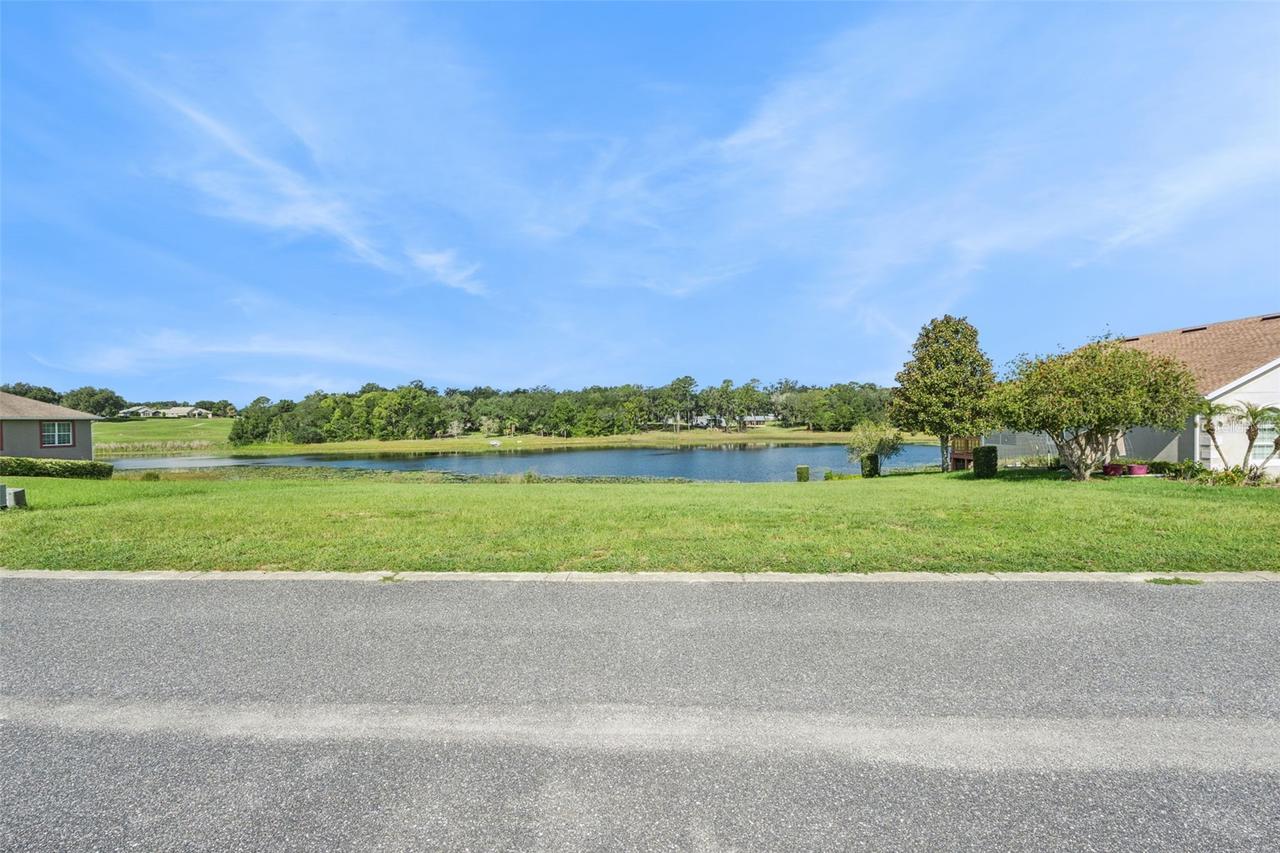 77 Fairway Cir. #101, Umatilla, FL 32784
