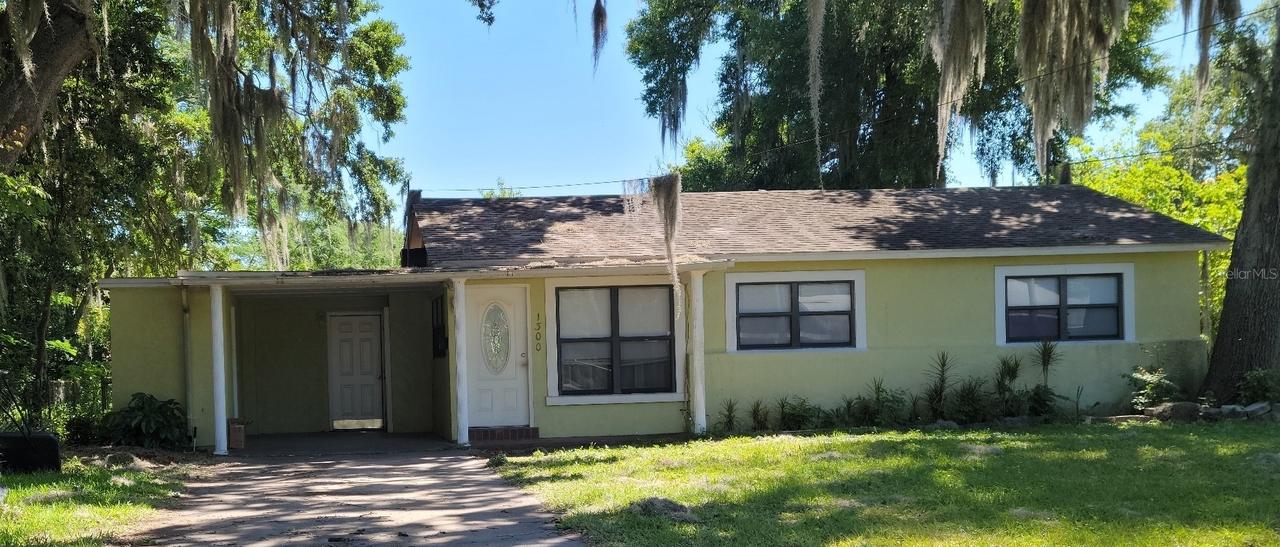 1300 Park Ave., Tavares, FL 32778