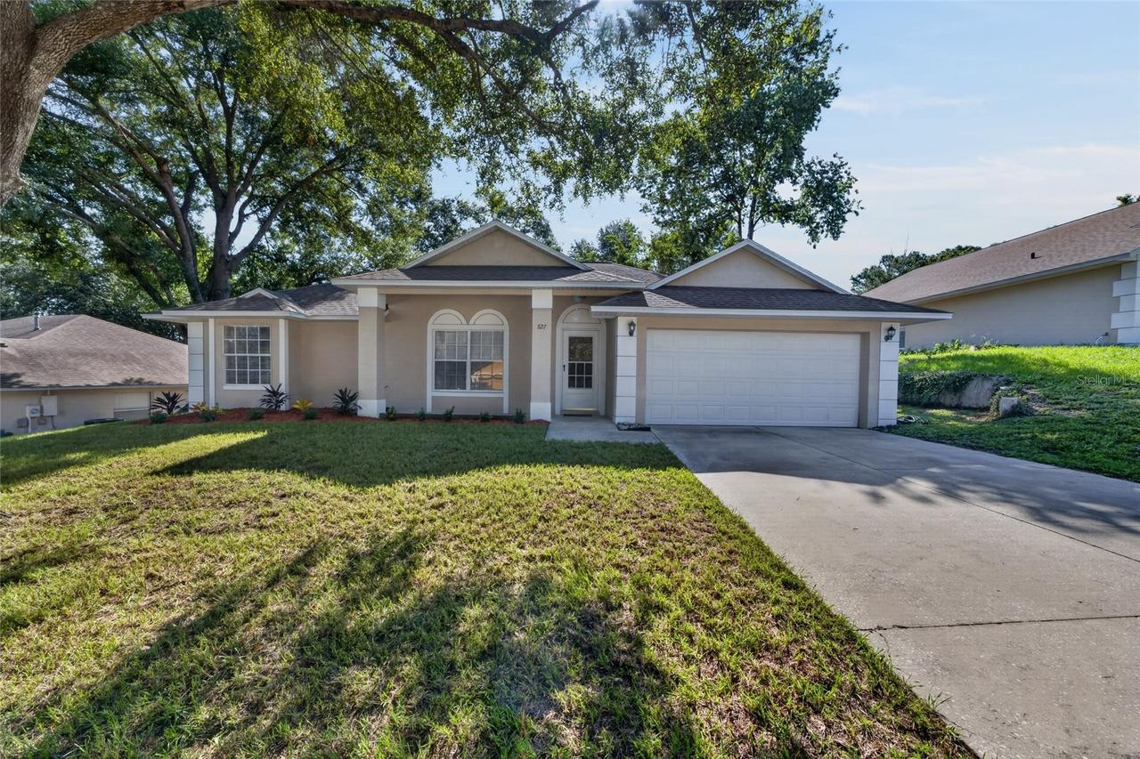 827 Forestwood Dr., Minneola, FL 34715