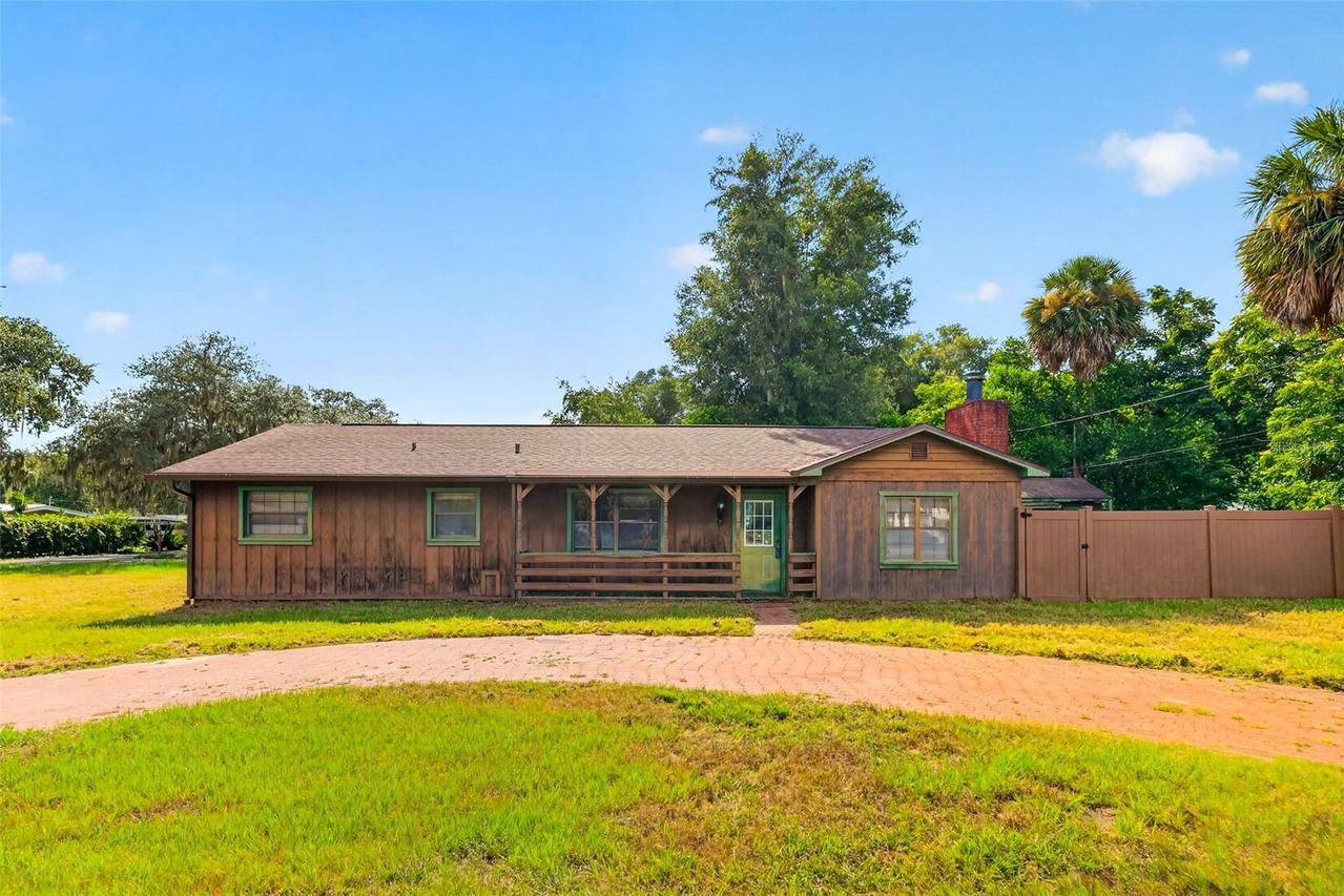 315 S Lone Oak Dr., Leesburg, FL 34748
