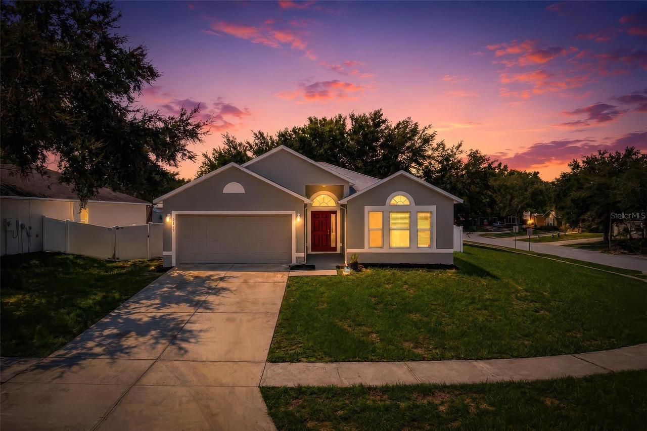 2417 Sandridge Cir., Eustis, FL 32726