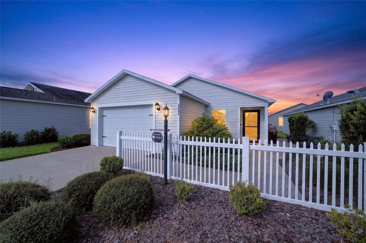 5844 Marsh Ct., The Villages, FL 32163