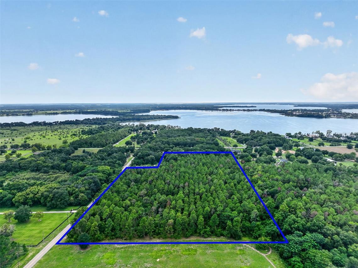 Dudley Ave., Mount Dora, FL 32757