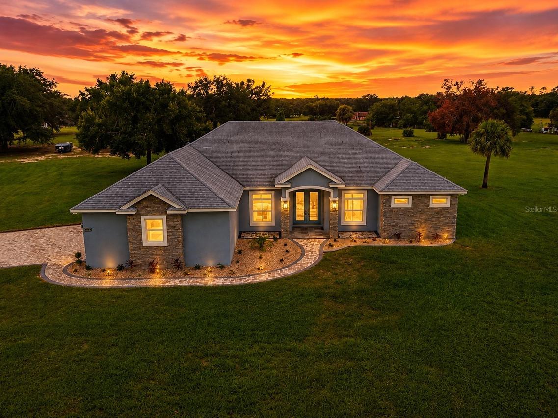 5489 Nantahala Ln., Lady Lake, FL 32159