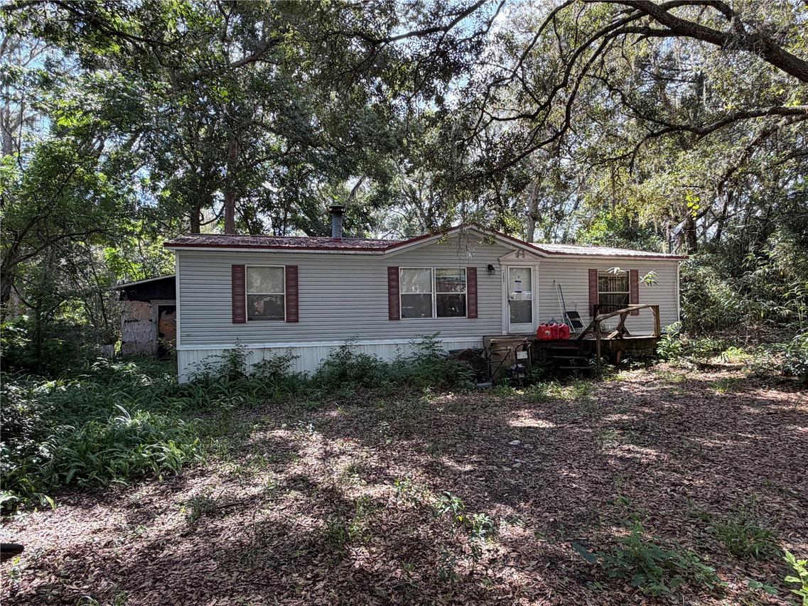 45901 Michigan Rd., Altoona, FL 32702