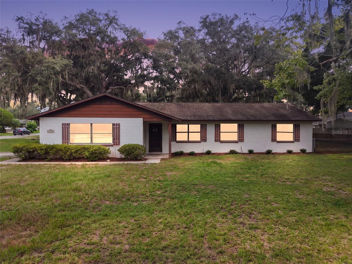 17911 Beach St., Umatilla, FL 32784