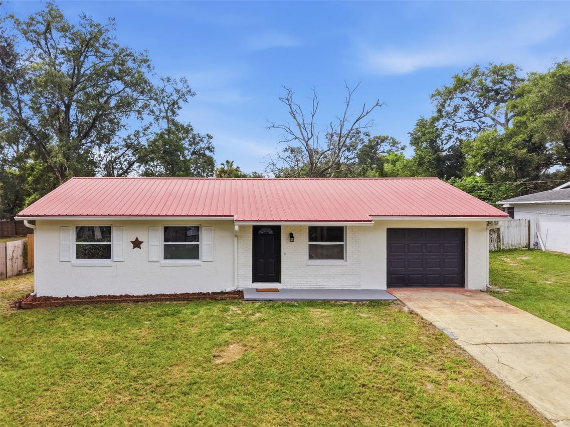 990 Liskeard Ave., Orange City, FL 32763
