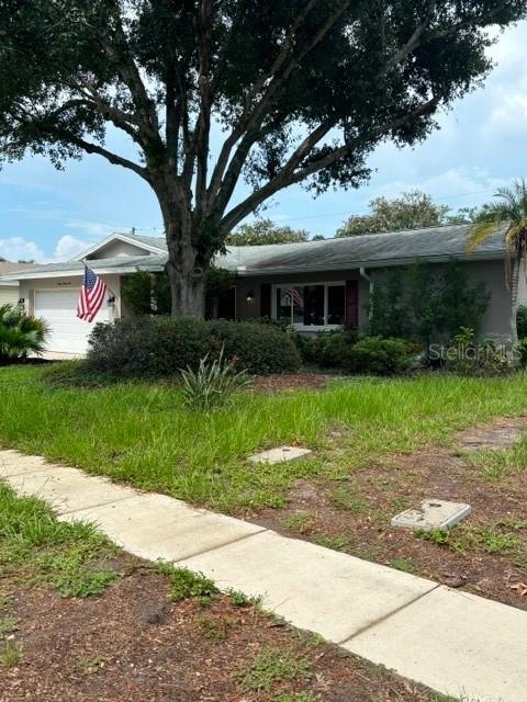 9039 Briarwood Dr., Seminole, FL 33772