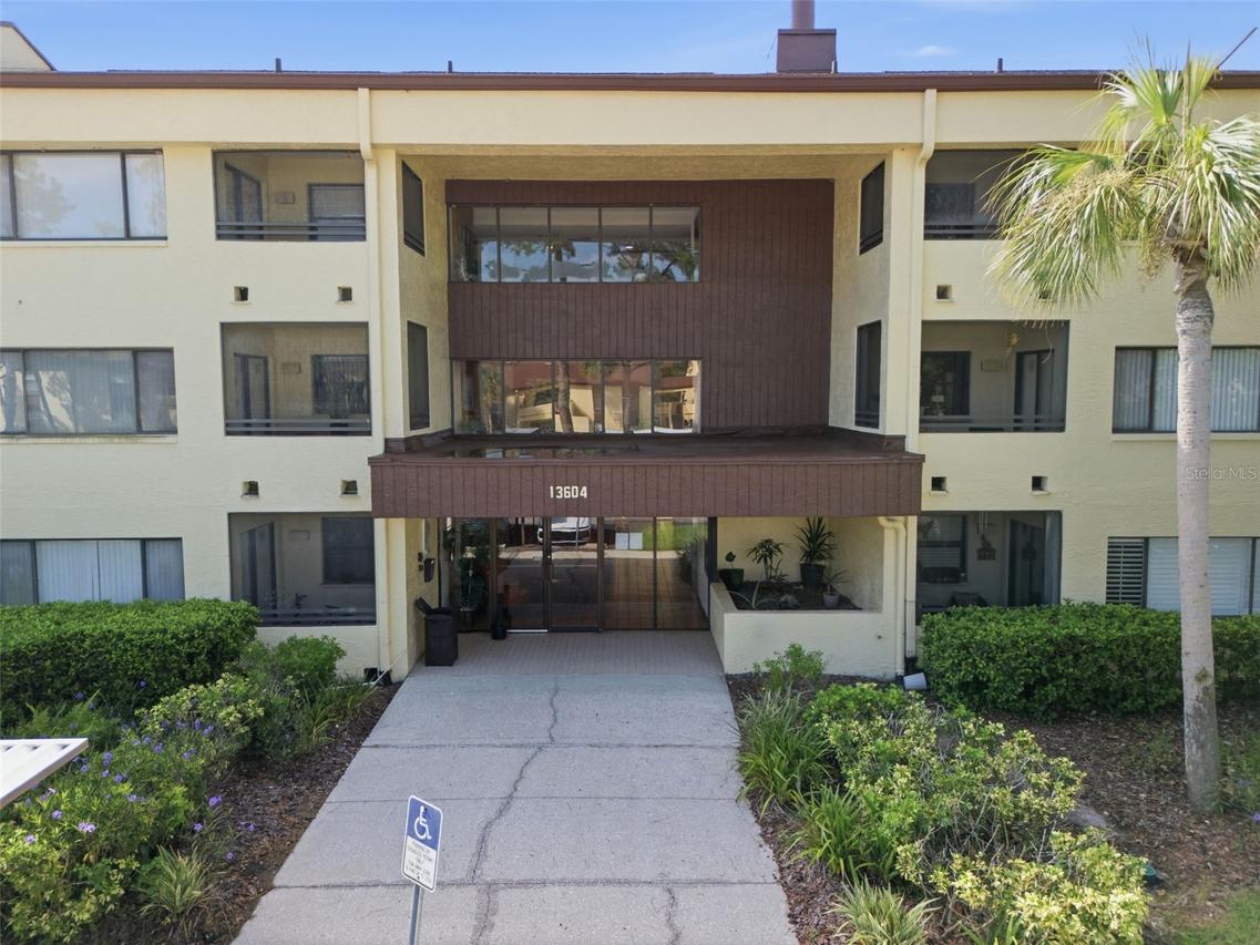 13604 S Village Dr. #2210, Tampa, FL 33618