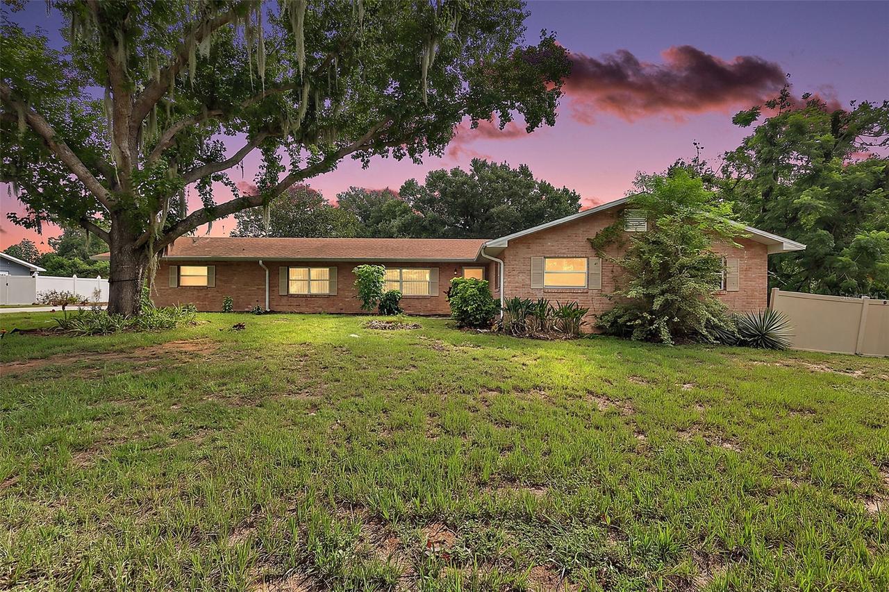 5 Hermosa Dr., Eustis, FL 32726