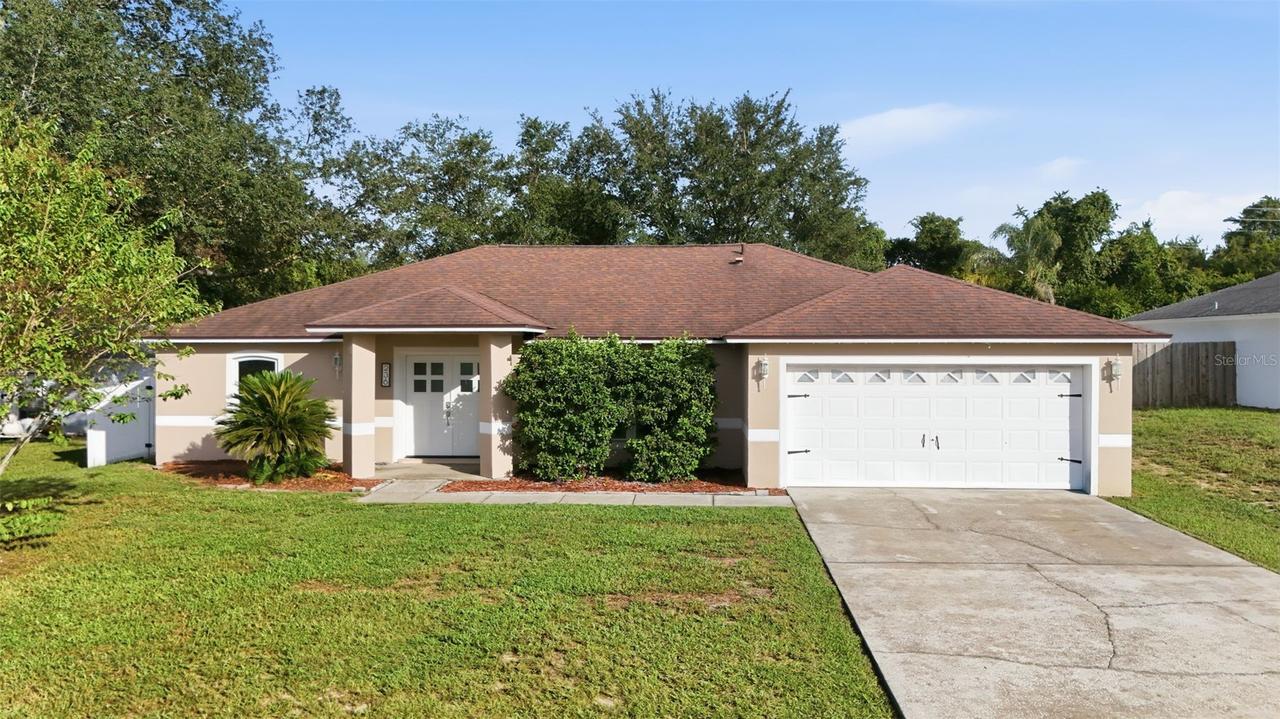 236 Country Lakes Cir., Groveland, FL 34736