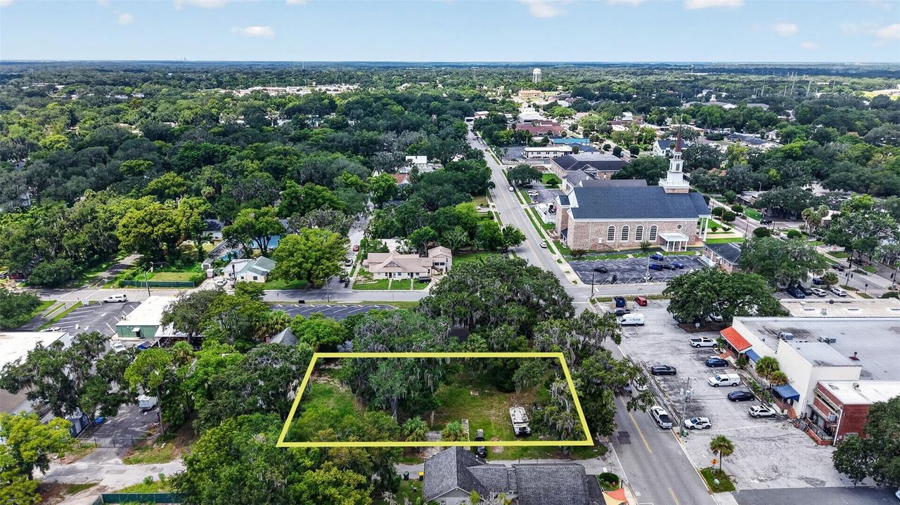 703 W Magnolia St., Leesburg, FL 34748