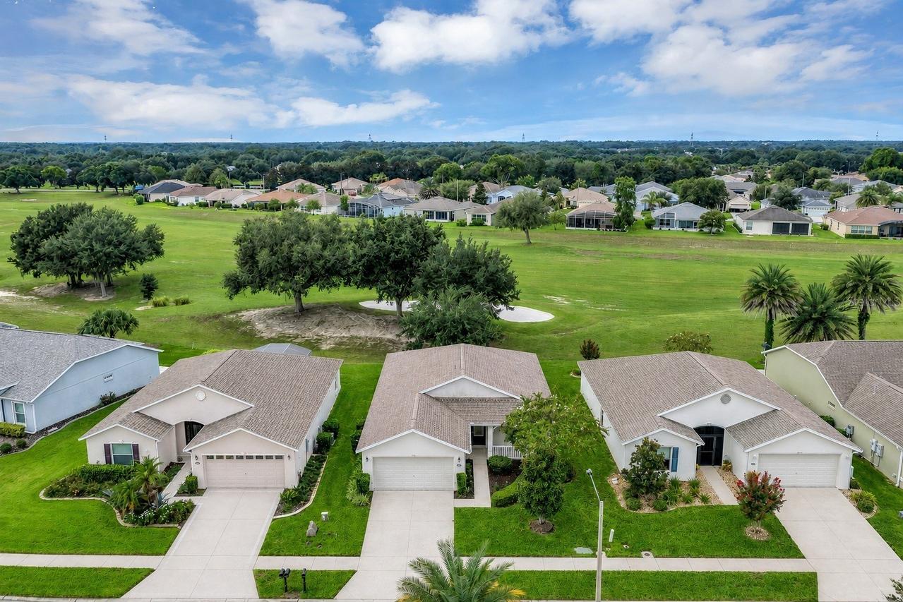 27131 Roanoke Dr., Leesburg, FL 34748