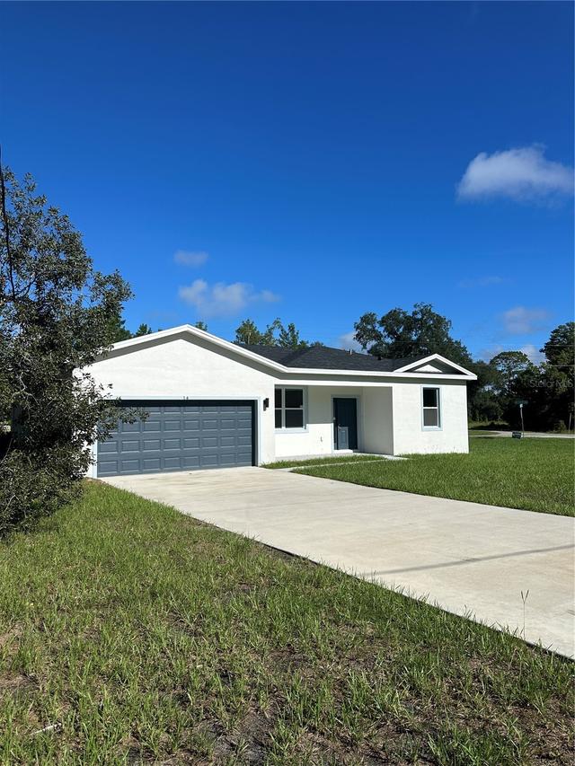 14 Fisher Ct., Ocklawaha, FL 32179