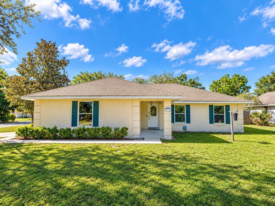 10752 Anna Belle Ave., Leesburg, FL 34788