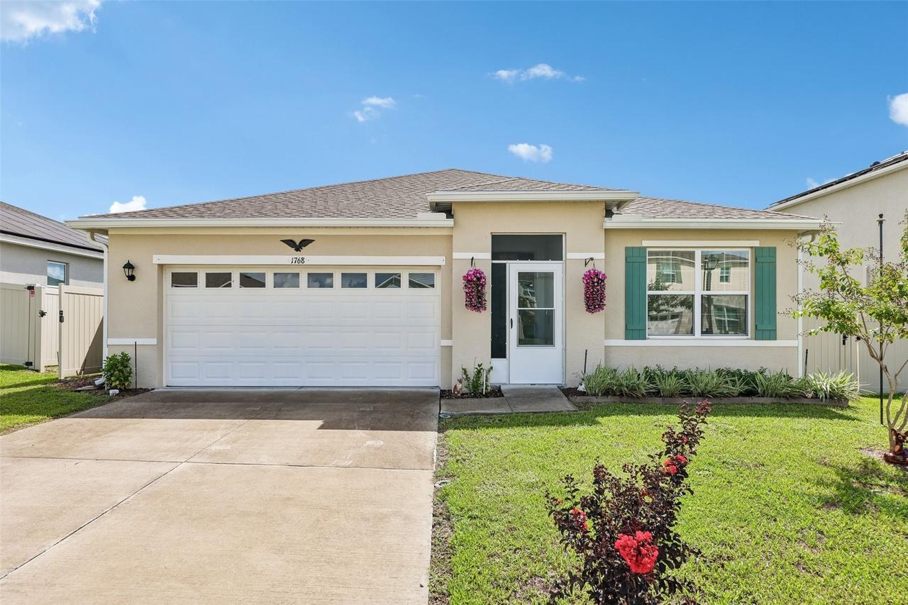 1768 Henin Cir., Tavares, FL 32778