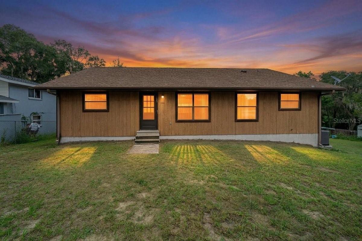 3561 W Hilltop Ln., Dunnellon, FL 34433