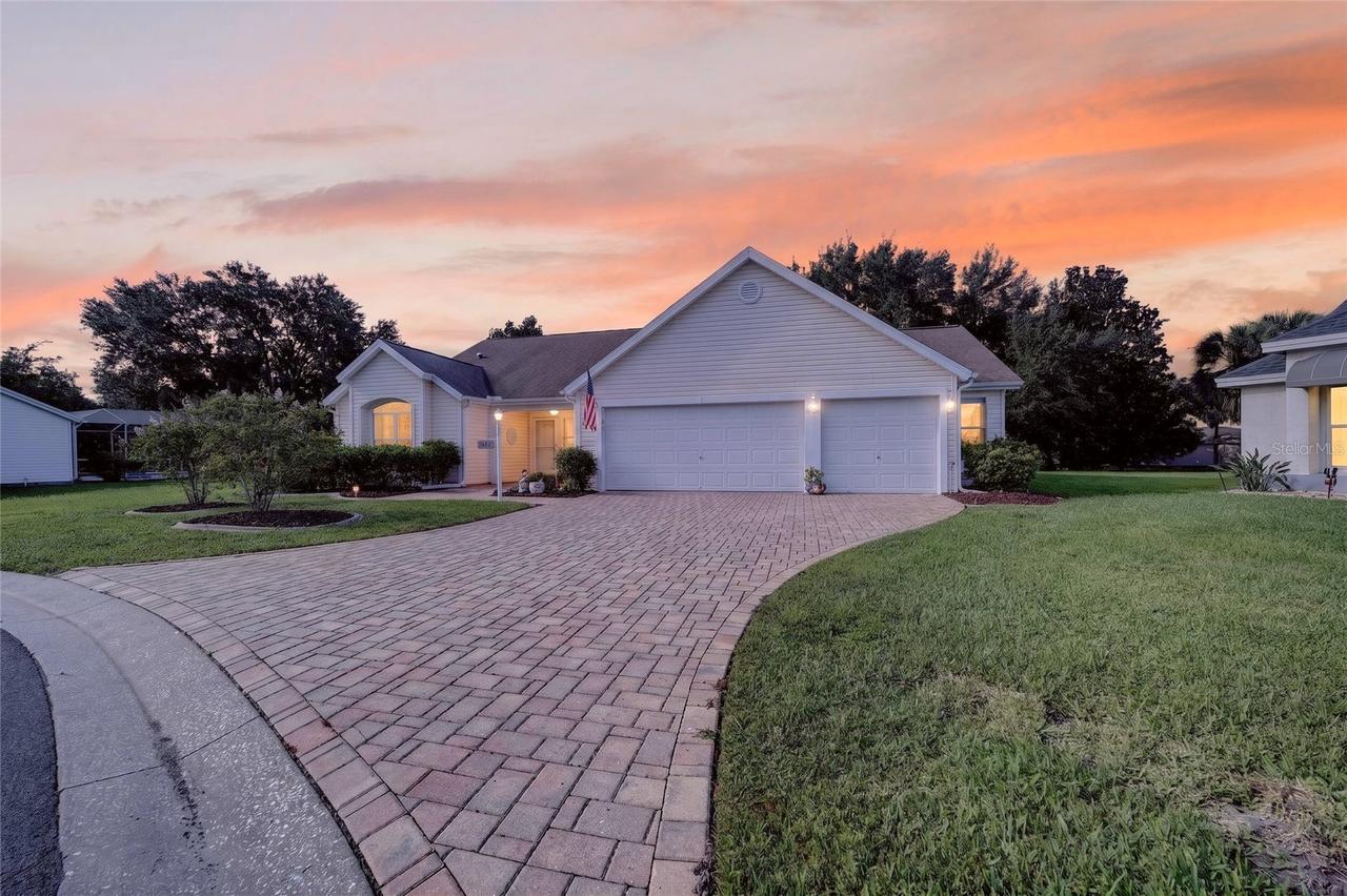 916 Ramos Dr., The Villages, FL 32159