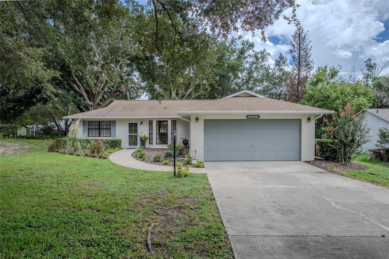 36618 Doral Dr., Grand Island, FL 32735