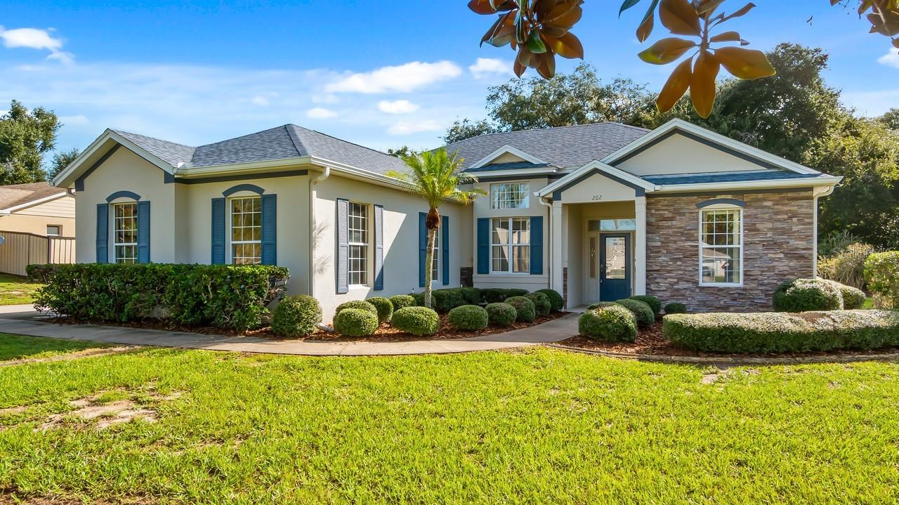 202 N Dixie Dr., Howey In The Hills, FL 34737