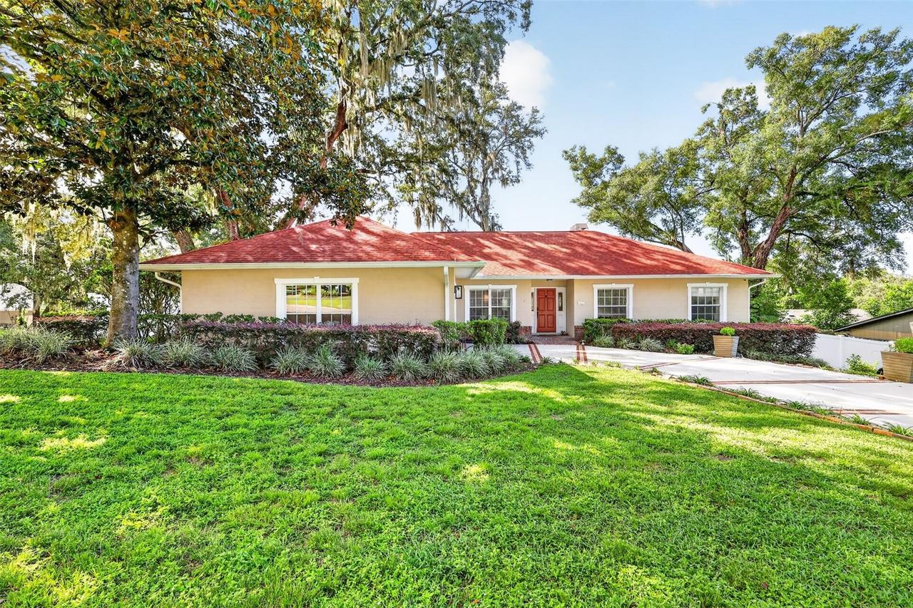 1812 Lake Francis Dr., Apopka, FL 32712