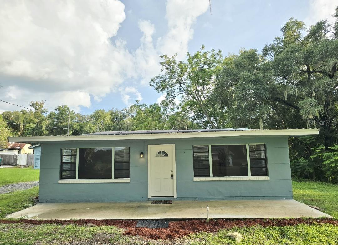 234 E Lady Lake Blvd., Lady Lake, FL 32159